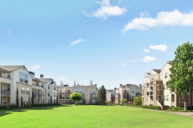 Foto del edificio - The Hamptons Apartment Homes