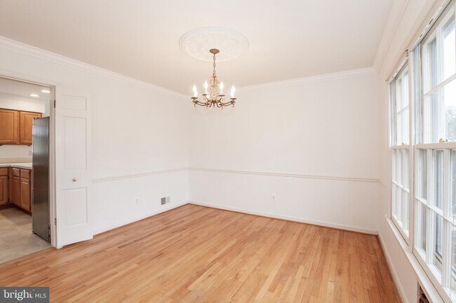 Foto del edificio - 9480 Shouse Dr