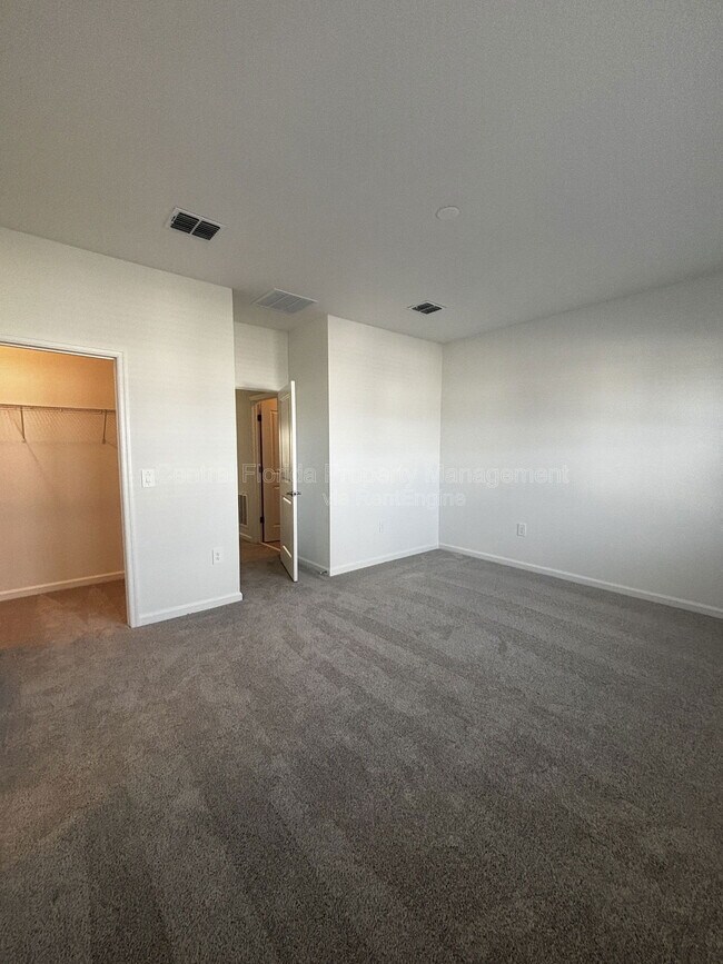 Building Photo - 7429 Ivy Tendril Ave