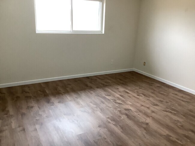 Building Photo - Nice 3BR House in Glendale