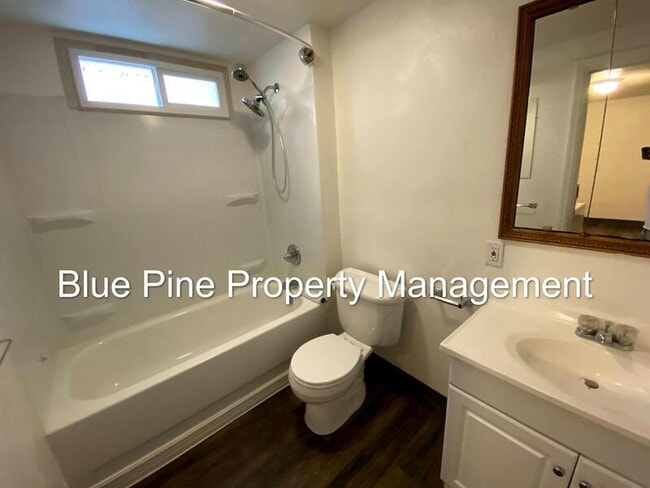 Building Photo - 371 3rd St