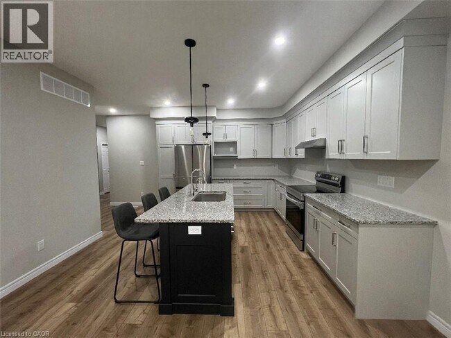 Photo du bâtiment - 350 O'Loane Ave