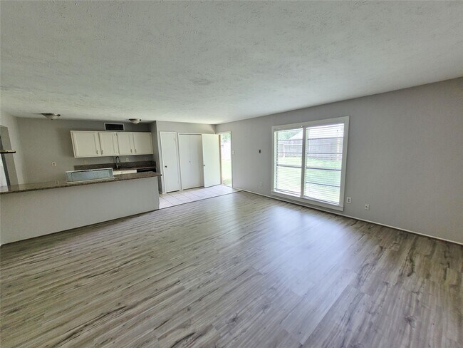 Foto del edificio - 16706 Moary Firth Dr