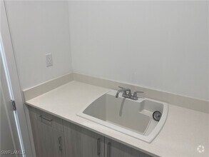 Building Photo - 5135 Nevola Ave