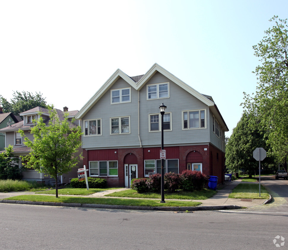 Primary Photo - 119-121 Rosewood Terrace