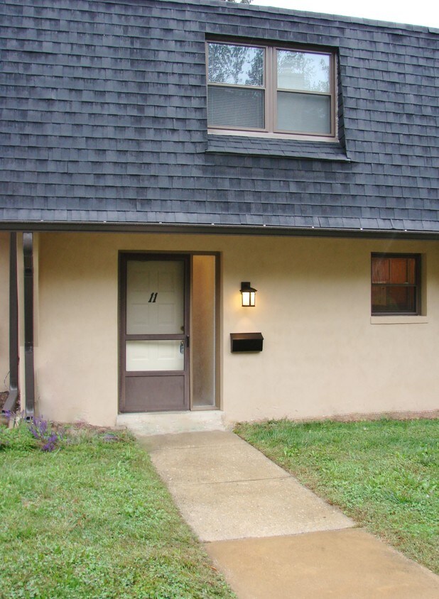 Frente exterior - 315 S Valley Forge Rd