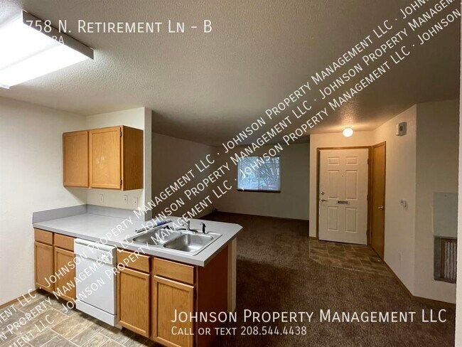 Foto del edificio - Tranquil 55+ Community Living in Central B...