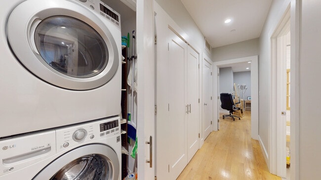 Building Photo - 186 Havre St