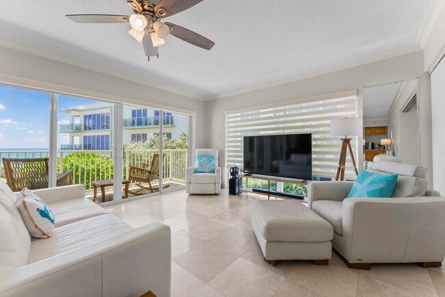 Building Photo - 1203 Hillsboro Mile