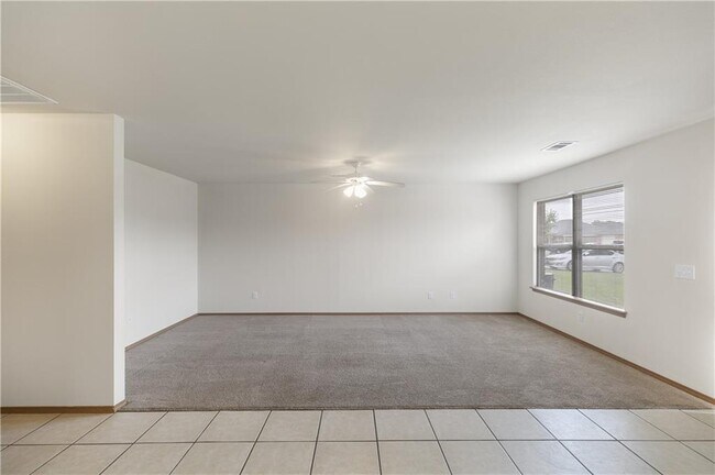 Building Photo - 301 E Marietta Ct