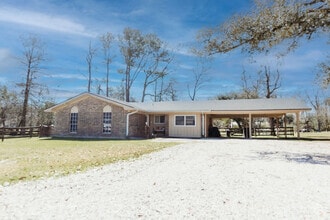 Building Photo - 230 Myers Ln