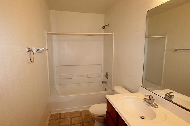 Building Photo - 5015 Fox Mill Ln