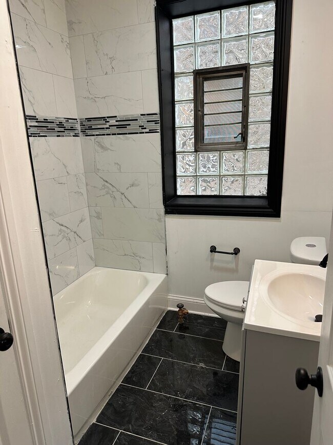 Building Photo - 8040 S Langley Ave