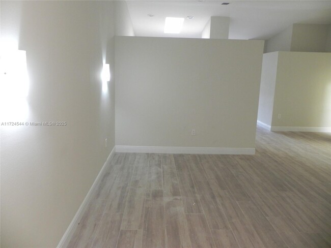 Foto del edificio - 11061 SW 155th Pl