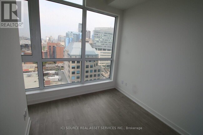 Photo du bâtiment - 30 Nelson St