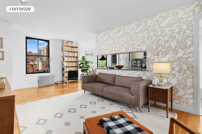 Building Photo - 140 Warren St