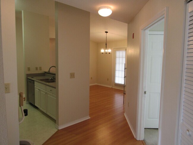 Building Photo - Exceptional Home Clean
