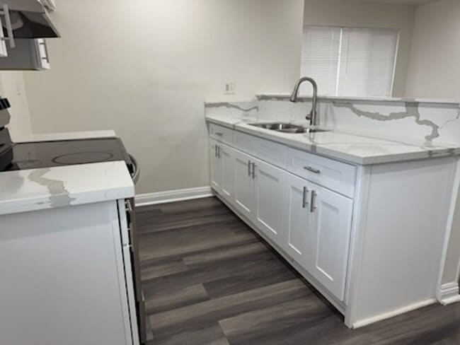 Foto del edificio - Fully Renovated 2-Bedroom Condo in Highlan...