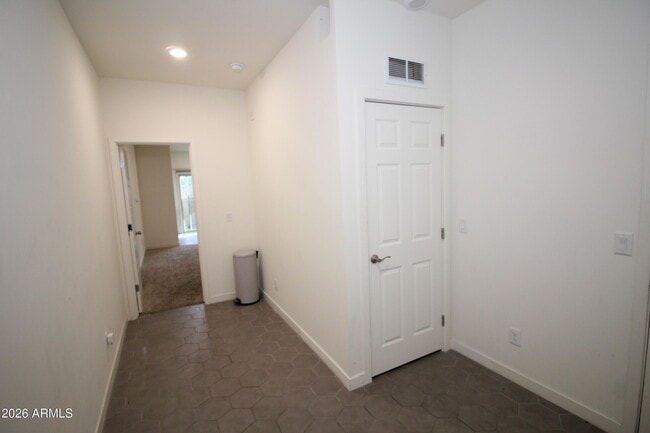 Building Photo - 2215 W Harmont Dr