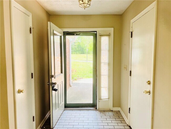 Building Photo - 3070 Bugle Dr