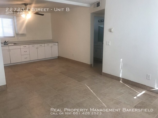 Foto del edificio - 22723 E St