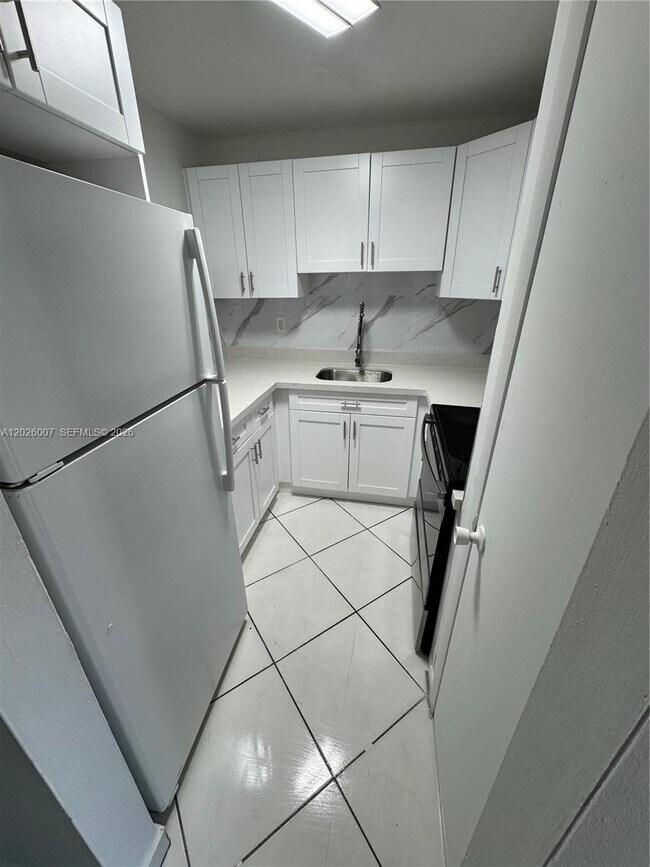Foto del edificio - 1555 W 44th Pl