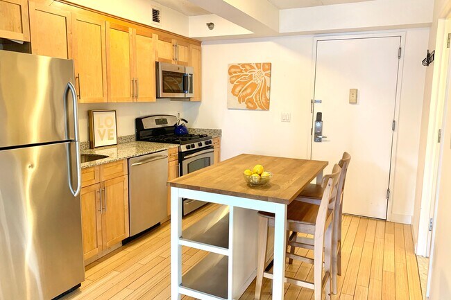 Foto del edificio - 516 W 47th St