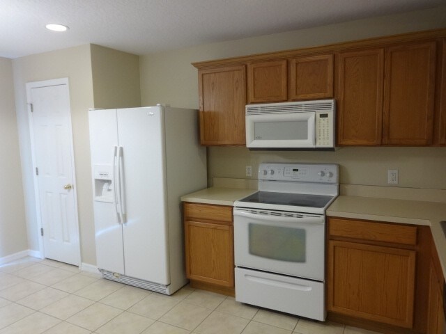 Building Photo - 10434 Boyette Creek Blvd