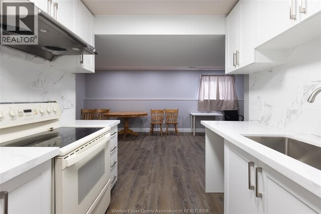 Building Photo - 1044 Lena Ave