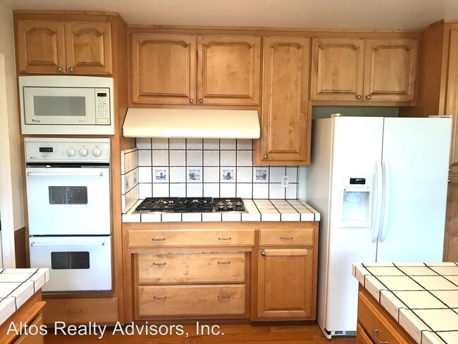 Building Photo - 4 br, 2.5 bath House - 26535 Weston Drive