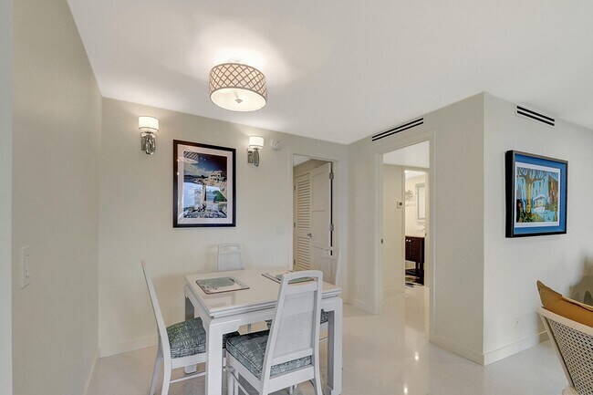 Building Photo - 2505 S Ocean Blvd