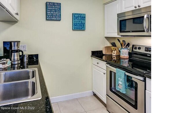 Building Photo - 8766 Live Oak Ct
