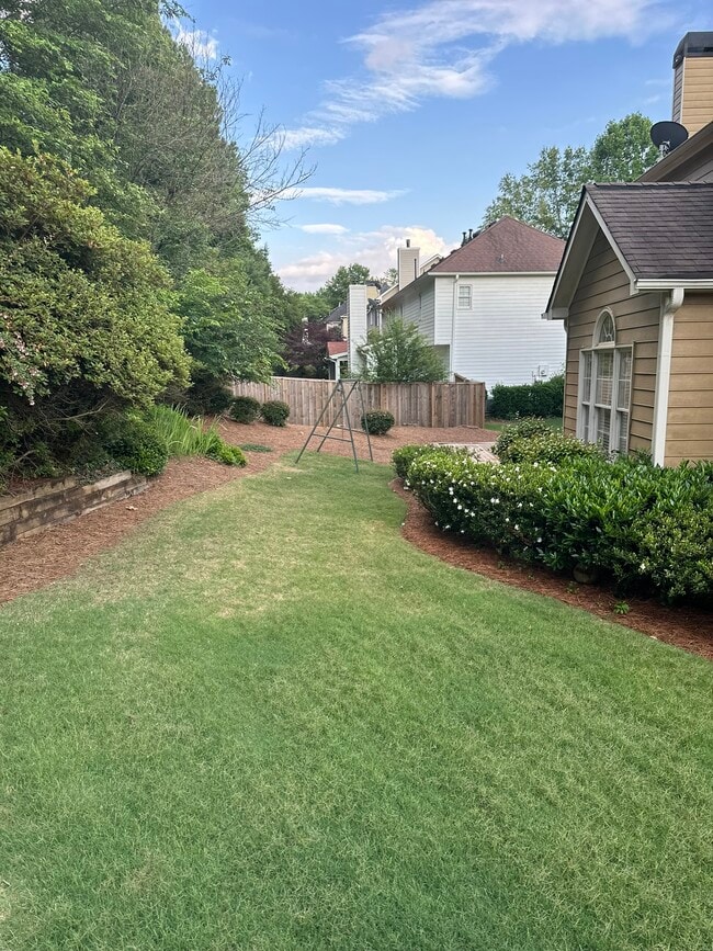 Photo - 420 White Rose Trce House