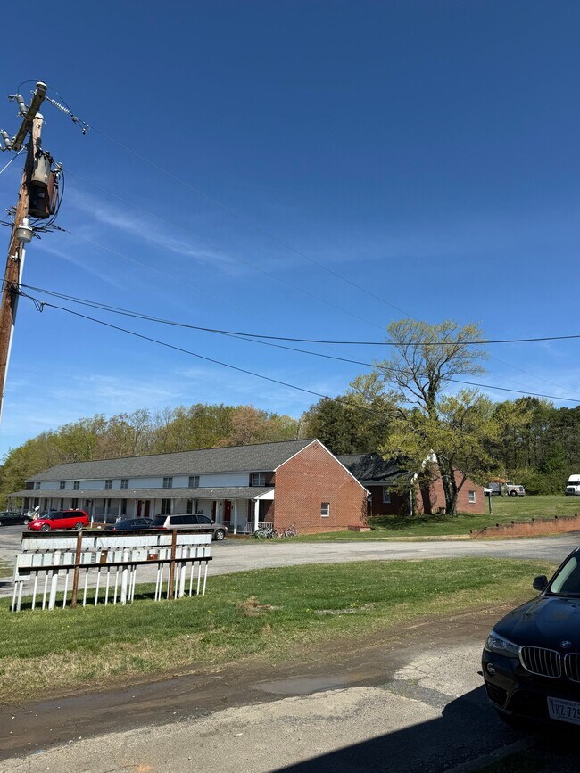 Building Photo - 171 Sprouses Corner Rd