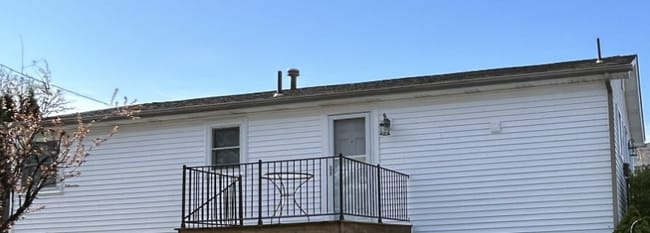 Building Photo - 0 Lakeview Dr