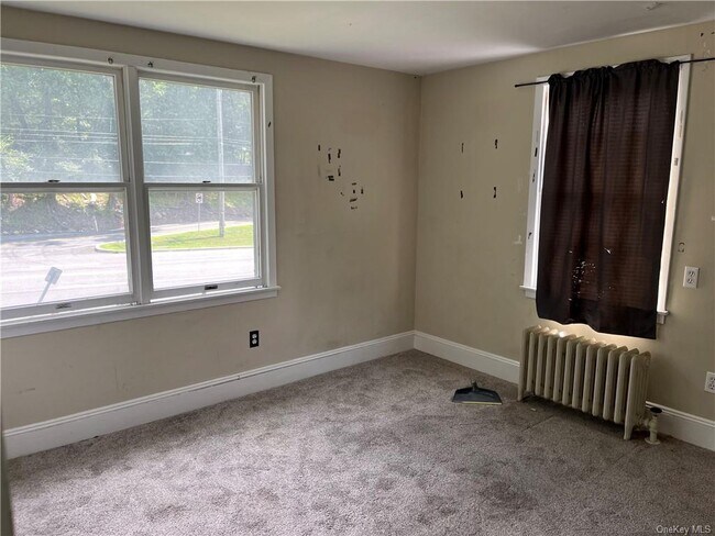 Building Photo - 596 NY-303