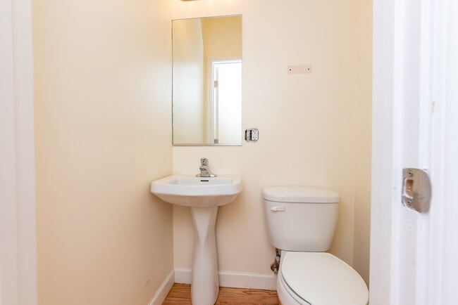 Foto del edificio - 2415 W 24th St