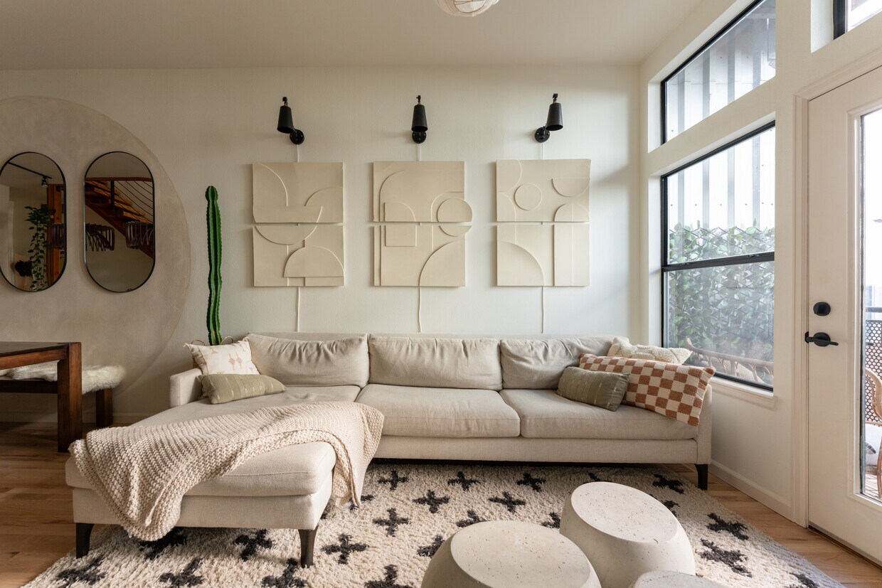 Foto principal - 2680 Blake St