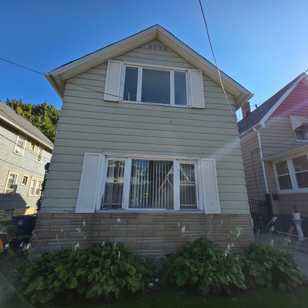 3549-3549 Trent Ave Cleveland, OH 44109 – photo 1