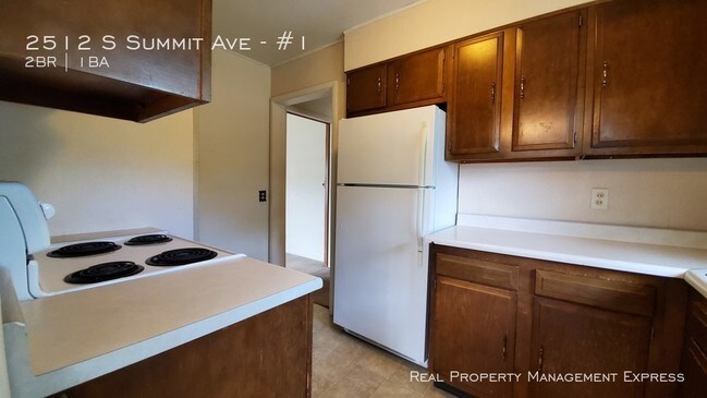 Building Photo - 2 Bed 1 Bath Apartment in Central Sioux Falls