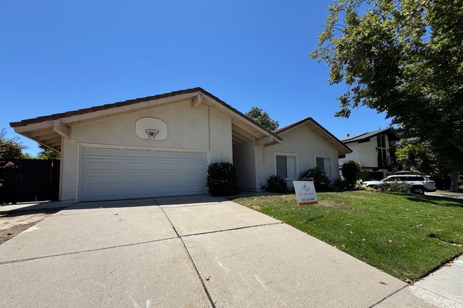 Building Photo - 2722 W Appalachian Ct