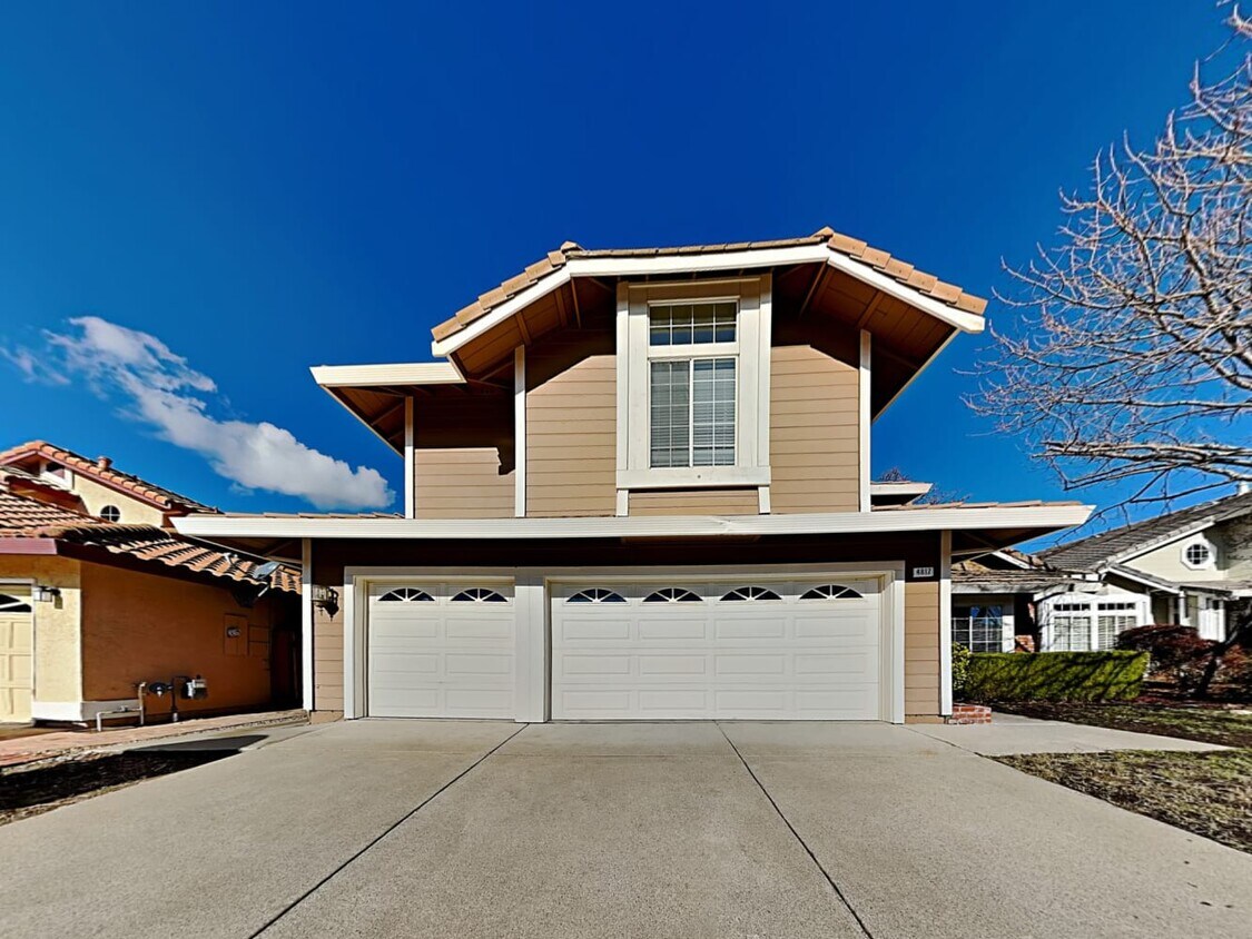 Foto principal - 4817 Massive Peak Way