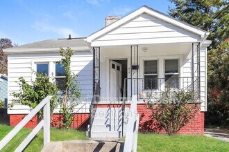 Building Photo - 815 Camel Ave