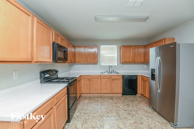 Building Photo - 1000 Bumble Bee Dr