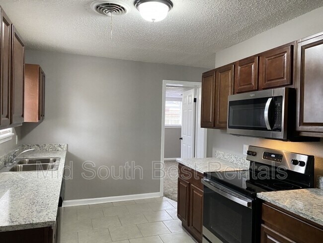 Foto del edificio - 415 Sunnymeade Dr