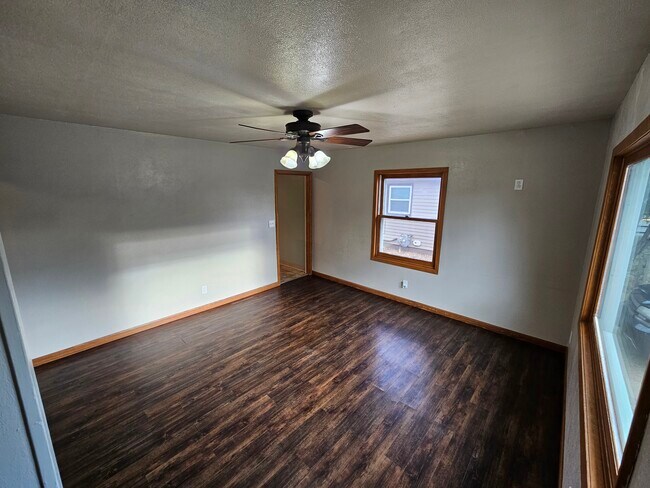 Sala de estar - 916 3rd Ave W