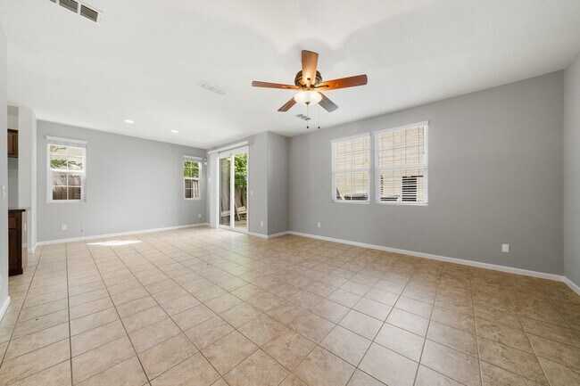 Foto del edificio - NICE TWO STORY TOWNHOME IN NATOMAS!