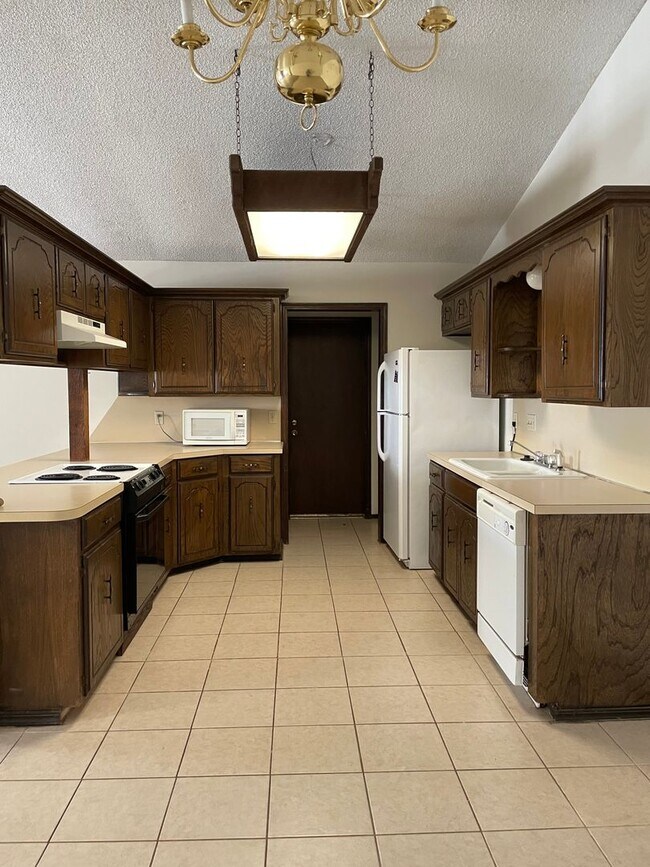 Building Photo - 4815-4817 Britton