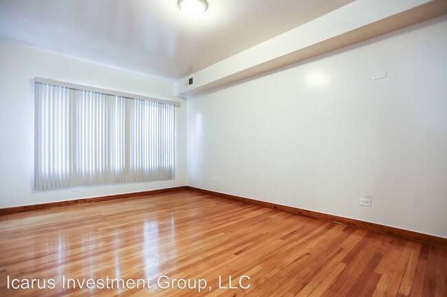 Building Photo - 6000 S Albany Ave