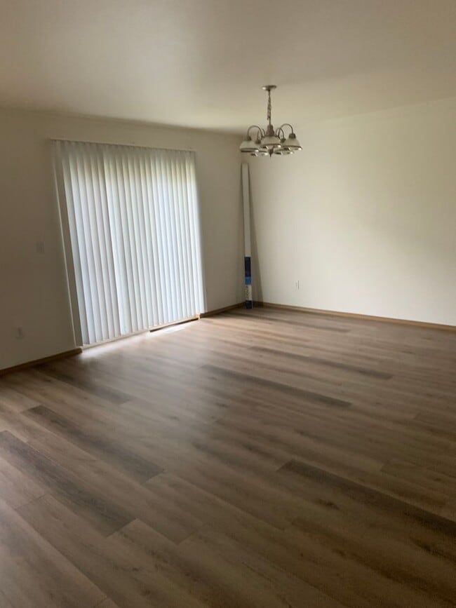 Building Photo - Graham 3 bedroom